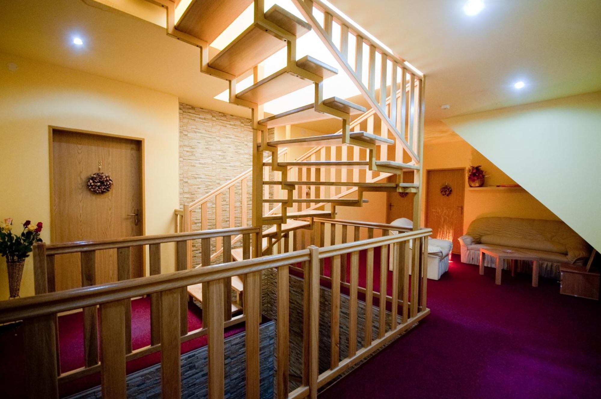 Hotel Penzion Tramky Vikýřovice Bagian luar foto