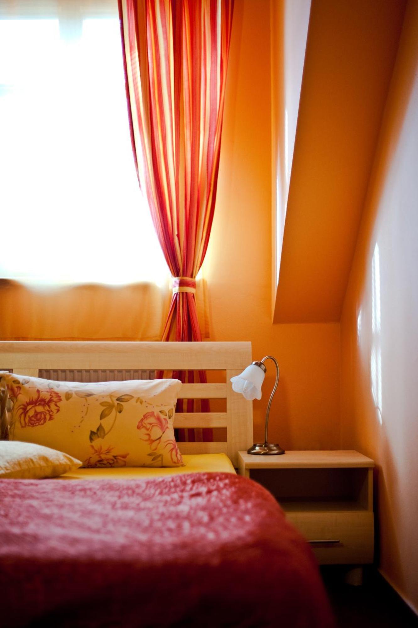 Hotel Penzion Tramky Vikýřovice Bagian luar foto